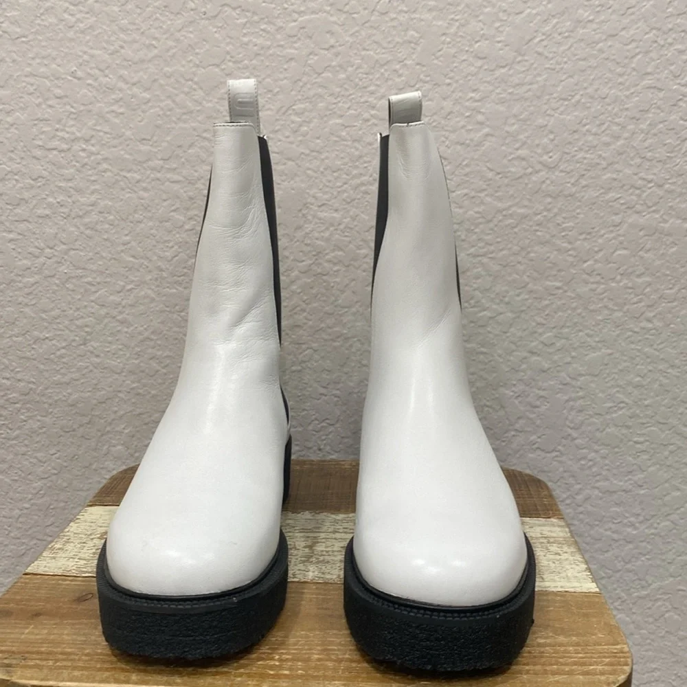 STAUD Monochrome Heeled Boots - Picture 6 of 10